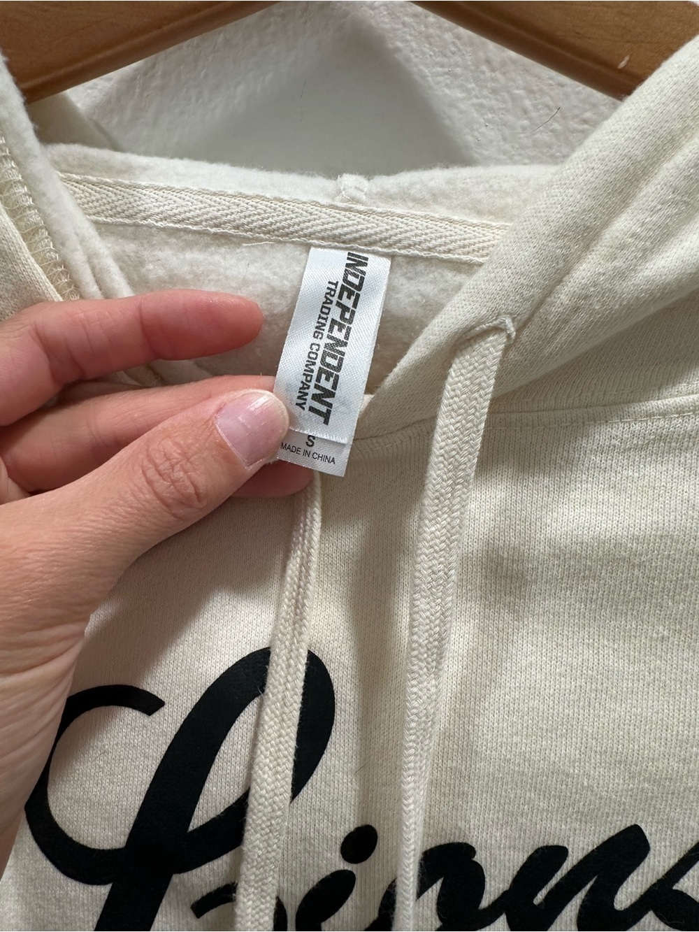 Lions Not Sheep Cropped Cream Graphic Hoodie raw hem - Picture 3 of 4